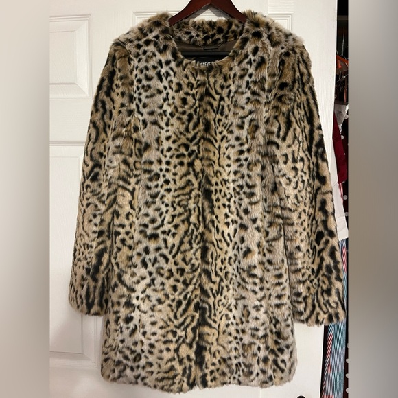 Faux Fur Leopard print Coat. Size Large- Steve Madden - Picture 1 of 3